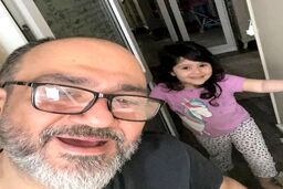 قلدر بازی اول صبحی همسر مهران غفوریان توی ماشین چند میلیاردی اش/قیافه ترسناک زن مهران غفوریان فالوور هایش را شوکه کرد! +عکس جنجالی