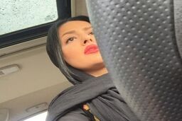 عکس لو رفته مادر زن جوان و اهل حال پیمان قاسم خانی! /عکس نامتعارف همسر و مادر زن پیمان قاسم خانی در ماشین +عکس