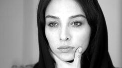 آناهیتا درگاهی سیاه پوش شد | آناهیتا درگاهی عزادار چه کسی شد؟