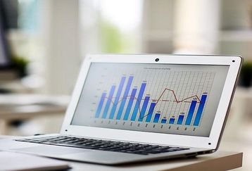 نرم افزار CRM چطور به کارشناسان فروش کمک می کند؟