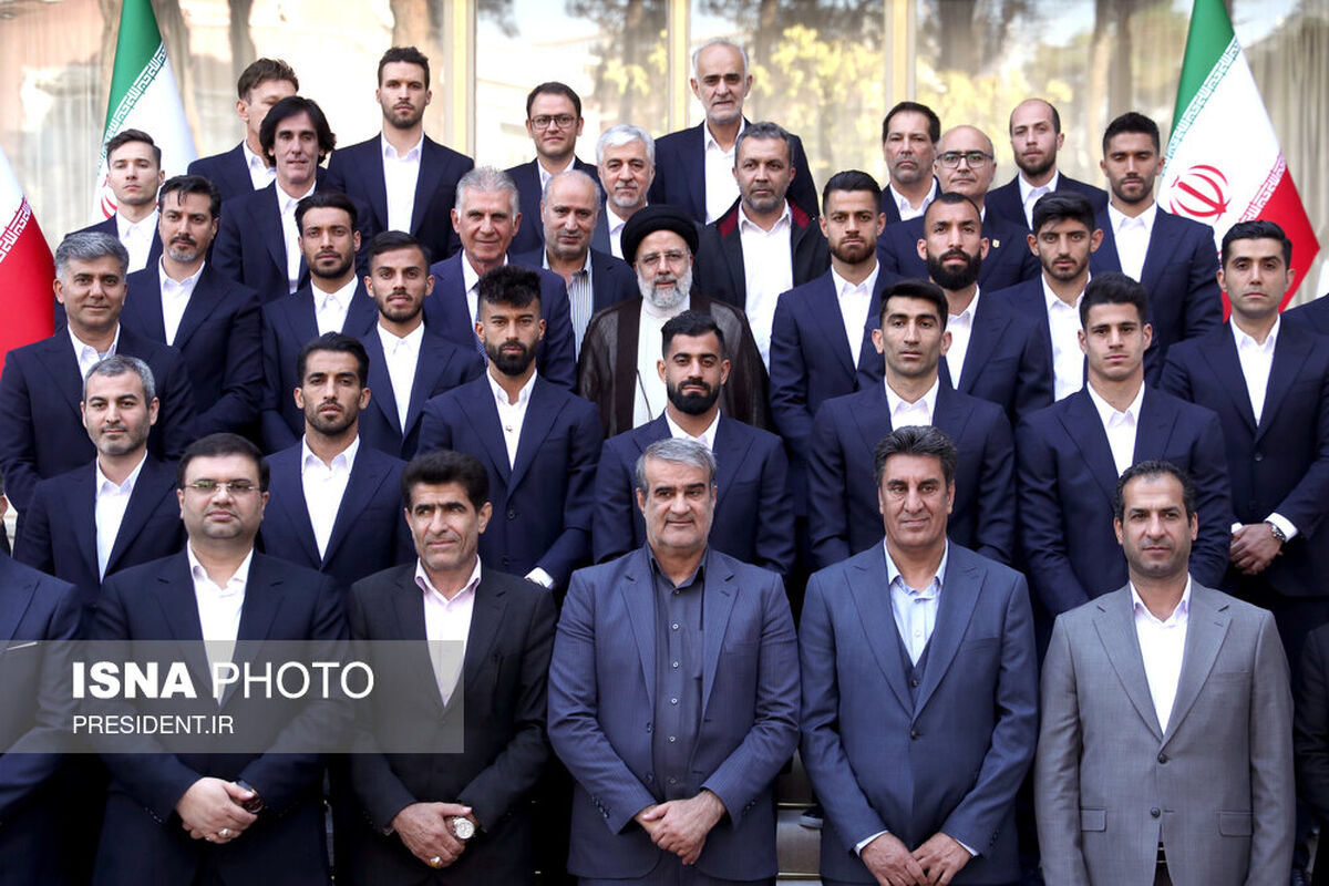 هدیه ویژه تیم ملی به رئیس جمهور +عکس