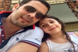 عکس لورفته از ماشین میلیاردی که پژمان بازغی برای دخترش خرید!؟/زندگی پژمان بازغی در محله لاکچری +عکس حاشیه ساز