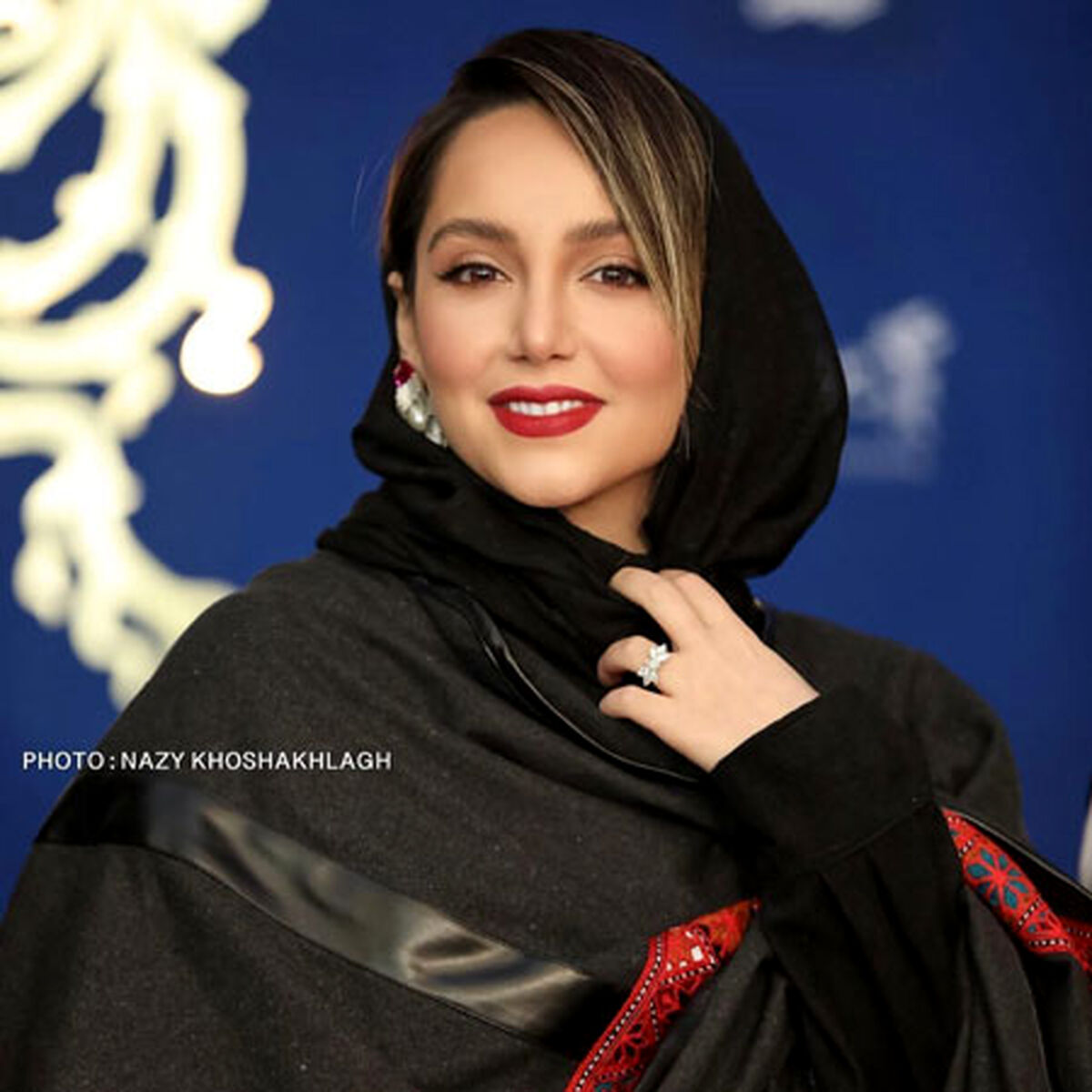 دکوراسیون قصر لاکچری نازنین بیاتی به سبک اروپایی ها| ابراز علاقه نازنین بیاتی به گلدان های خاصش+عکس