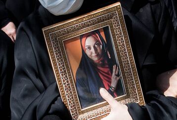 عکس آزاده نامداری در دوره دانشجویی داغ دوستانش را تازه کرد!