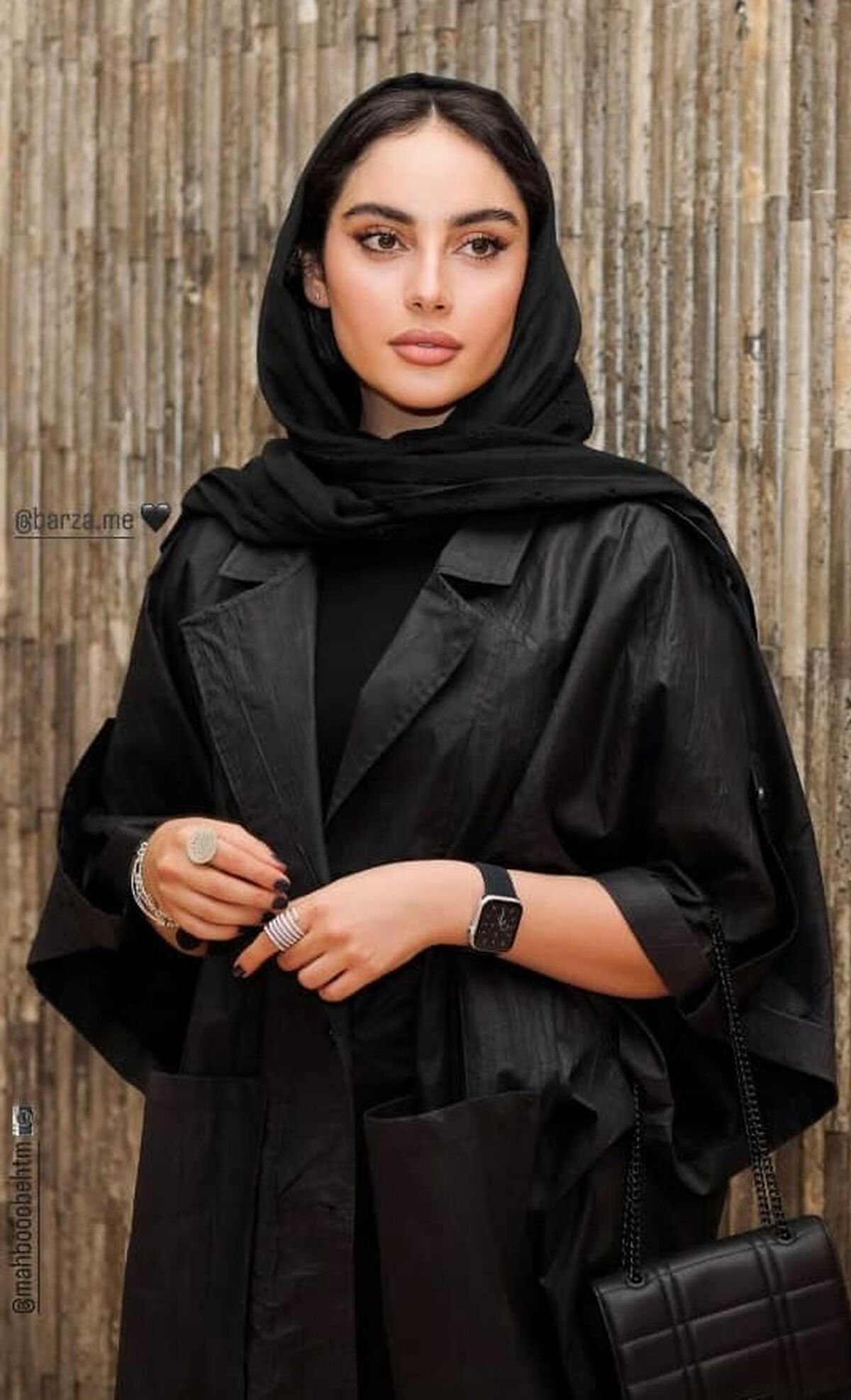حمله سارقان به ماشین ترلان پروانه در خیابان | صورت سیاه و کبود ترلان پروانه بعد از یک کتک کاری! +عکس خبرساز