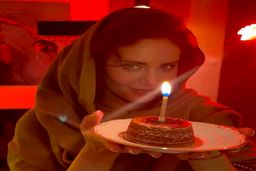 لباس ارزان قیمت الناز شاکردوست برای رفتن به عروسی در فضای مجازی وایرال شد+فیلم حاشیه ساز