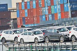 تعرفه های جدید واردات خودرو | قیمت خودروهای خارجی کاهش پیدا می‌کند؟