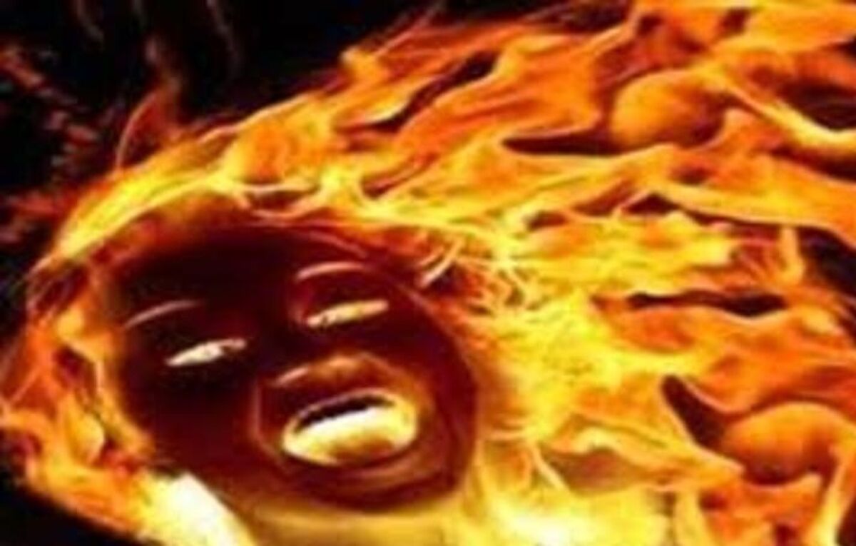 زن جوان در بالکن آپارتمانش خودسوزی کرد+علت حادثه 