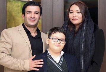 نگهداری یوسف تیموری از پسر همسر خارجی اش بعد از فوت او | این عکس خوشگذرانی یوسف تیموری و پسر خوانده اش وایرالی شد +عکس