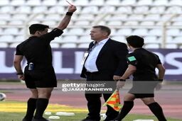 لحظه اخراج دراگان اسکوچیچ مقابل لبنان +عکس