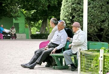 خبر خوشحال کننده درباره همسان سازی حقوق بازنشستگان | واریزی فوق العاده به حساب بازنشستگان + جزییات