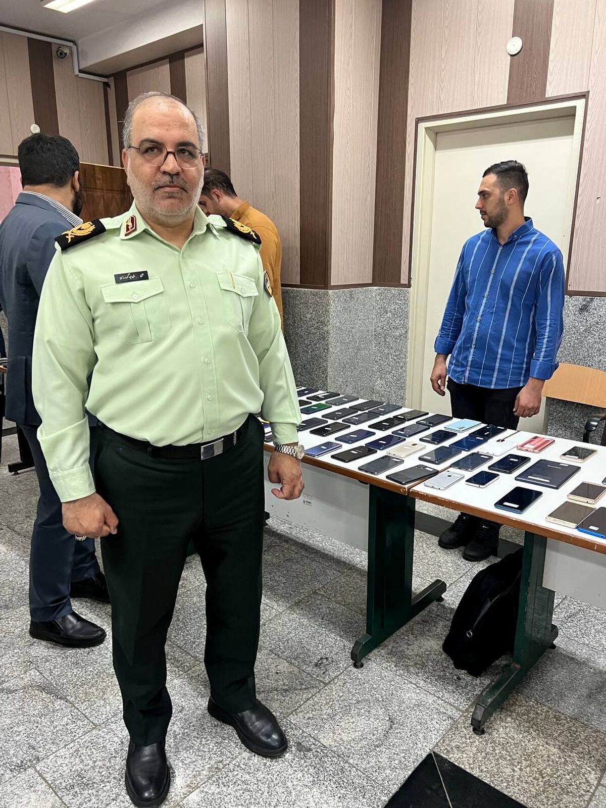 باند موبایل قاپی عجیب در تهران لو رفت | گفتگوی باورنکردنی با 4 مرد و زنی که گوشی 200 تهرانی را دزدیدند