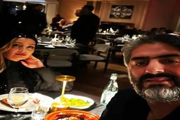 هدیه گرانقیمت علیرضا افکاری به ساره بیات | شوهر علیرضا افکاری یک لامبورگینی براش خرید +فیلم