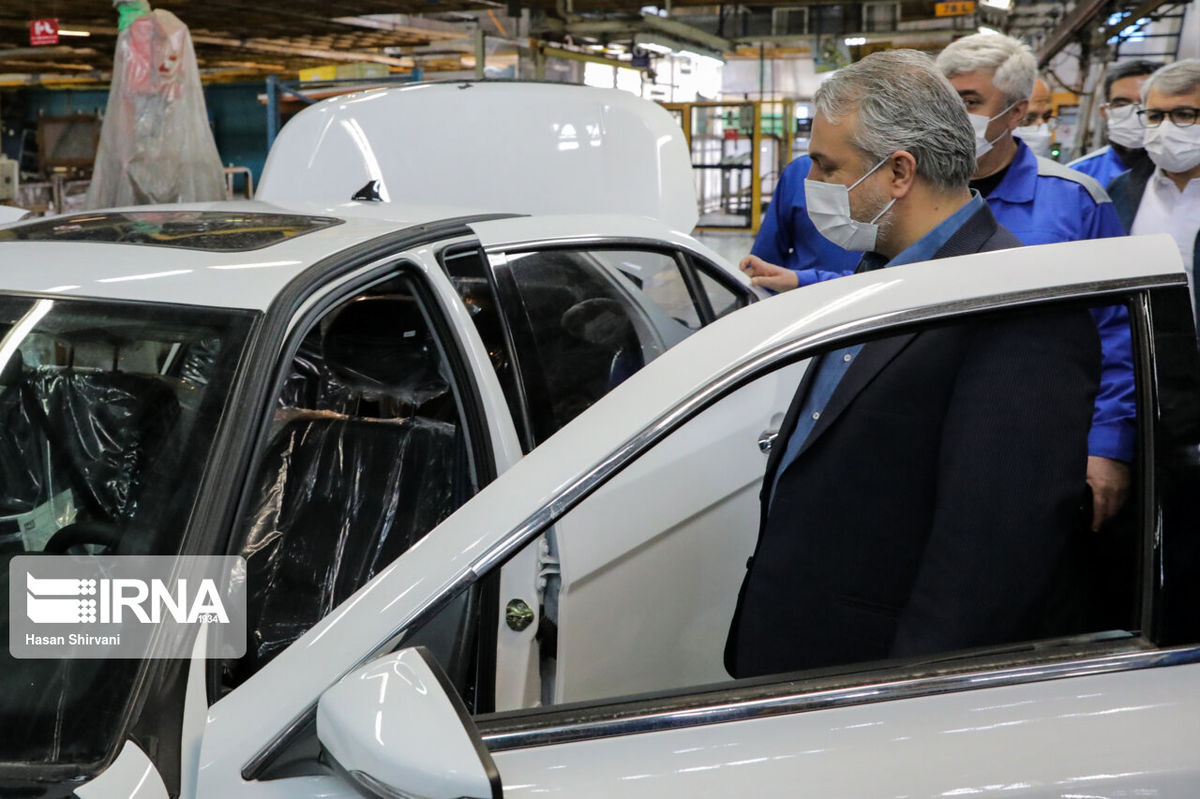 واکنش رییس اتحادیه نمایشگاه‌داران به مجاز نبودن واردات خودروی سواری