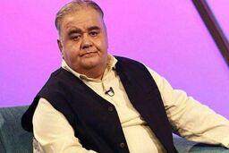 اکبر عبدی کاندید شد!+فیلم لو رفته