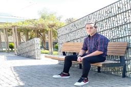 قیچی برگردان تماشایی آقای خواننده مقابل علی کریمی