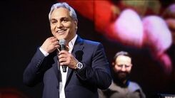 بالاخره مهران مدیری آفتابی شد | چهره جدید با استایل خفن مهران مدیری چشم ها را خیره کرد +عکس