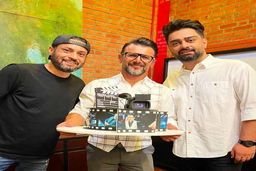 امین حیایی زن گرفت | ناراحتی پسر امین حیایی از ازدواج پدر +عکس