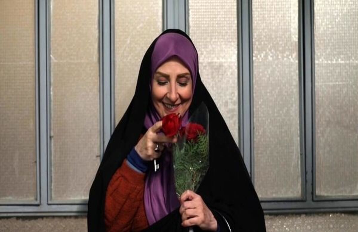 کنسرت مرجانه گلچین در یک رستوران سنتی حاشیه ساز شد| رابعه اسکویی هم خواننده شد!‌؟ +عکس