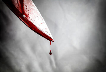 قتل فجیع پیرزن ۷۰ساله در تهران با ۳۶ ضربه چاقو | سرقت طلا و جواهرات پیرزن تنها !