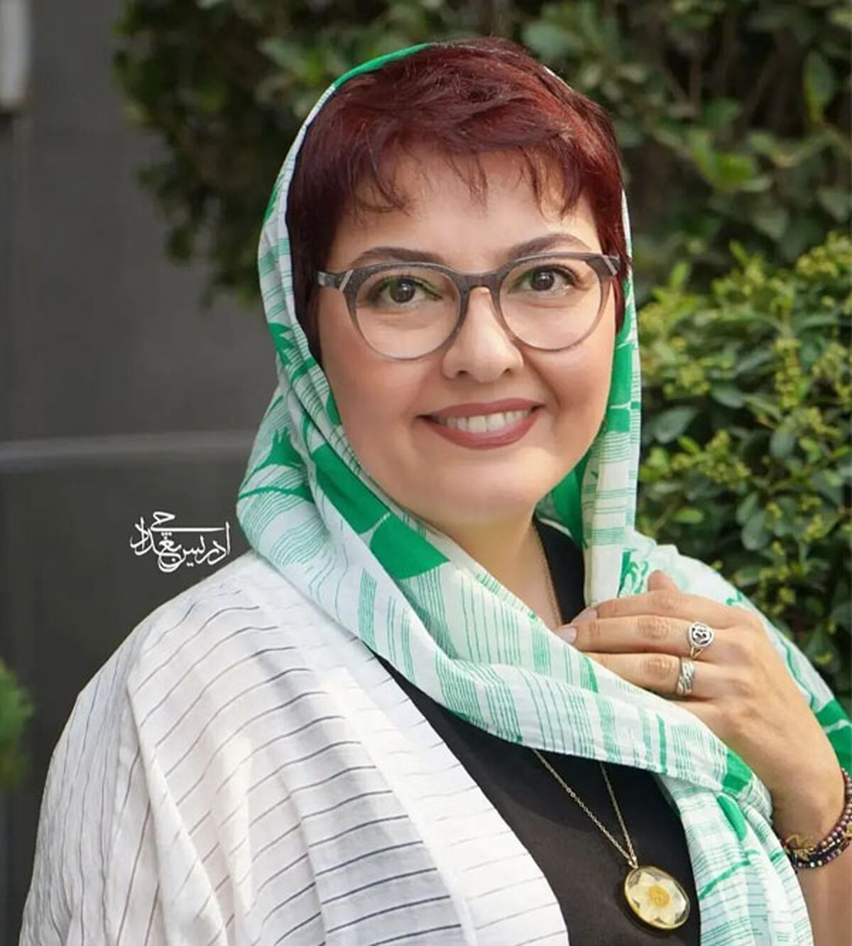 مادر و مادربزرگ شیک پوش آناهیتا همتی | دوچرخه سواری مادربزرگ آناهیتا همتی در این سن و سال! +عکس