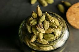 زخم معده دارید از این چاشنی غافل نشوید | خواص هل برای تقویت روده و معده  