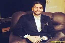 علی کریمی روی تخت بیمارستان /عکس فوتبالیست محبوب بعد از جراحی