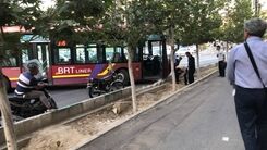 برخورد ناگهانی اتوبوس به جدول در مطهری| راننده بی هوش شد! +عکس