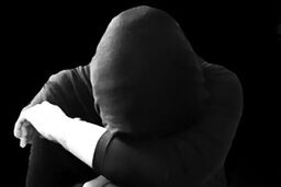صحنه‌ هولناک همسایگان را شوکه کرد | شوهر وحشی گلوی زنش را برید 