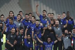 آشتی کنان در استقلال/ مدافعان برگشتند