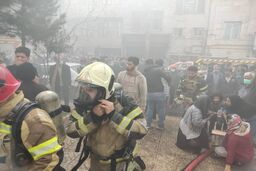 آتش‌سوزی هولناک برج ۱۵ طبقه در تهران | ۱۰۰ نفر نجات یافتند