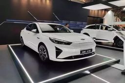 تصاویری از خودرو برقی جدید کرمان موتور | خودرو لوکس جک وارد تاکسیرانی شد