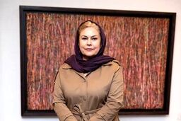 گردش مهرانه مهین ترابی با رفقای بازیگرش در تبریز | خانم بازیگر قالی کاشون شده! +عکس