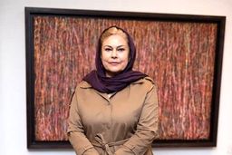 گردش مهرانه مهین ترابی با رفقای بازیگرش در تبریز | خانم بازیگر قالی کاشون شده! +عکس