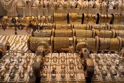 سال ۱۴۰۲ با خرید سکه و طلا سود می کنیم؟ | سال آینده وارد بازار طلا و سکه بشوم یا نه؟