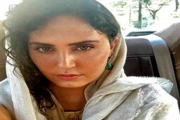 ژست متفاوت و بی ادبانه الناز شاکردوست در این عکس|قایق تفریحی آنچنایی الناز شاکردوست همه را غافلگیر کرد! + عکس خبرساز