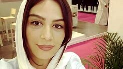 خوابیدن مارال فرجاد در ماشین مهراب قاسمخانی جنجالی شد +عکس