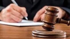 قاضی متهم را از خودکشی نجات داد و زیر تیغ رفت!