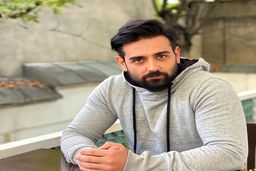 عکس امیرحسین آرمان در کویر +عکس دیده نشده