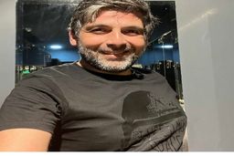 خانه پدری عیونی با چیدمان قدیمی بازیگر ایرانی | حمید گودرزی در منزل پدری اش زندگی می کند +عکس