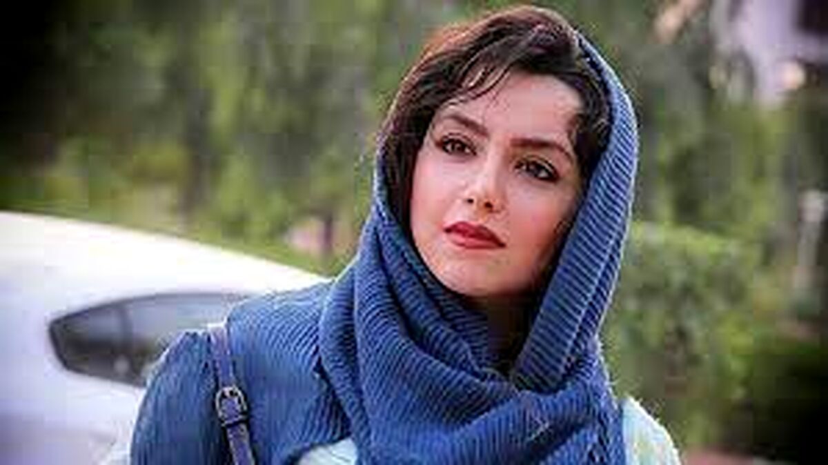 زندگینامه نازنین بیاتی