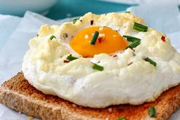 چهار ماده غذایی که اسمشان بد در رفته است | تخم مرغ کلسترول خون را بالا می برد؟ 