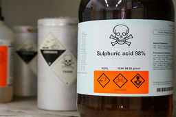 اسیدپاشی مرد عصبانی به خودروی زن تهرانی