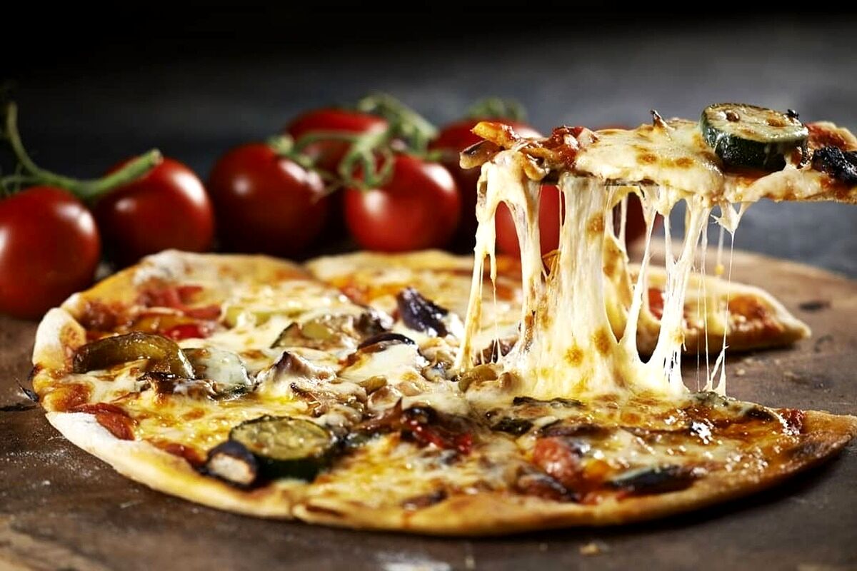 فوت و فن پیتزا خونگی رو یاد بگیر که دیگه از بیرون نخری! | طرز تهیه پیتزا خانگی با تمام نکات +ویدئو