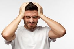 علائم میگرن چیست؟