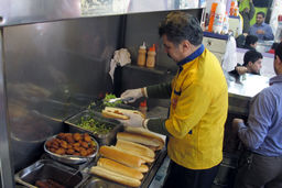 فلافل هم لاکچری شد | ضرر ۳۰ درصدی رستوران داران