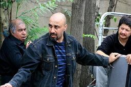 واکنش جالب رضا عطاران به تیتراژ خاطره‌ انگیز «متهم گریخت» + فیلم