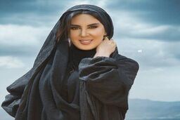 کافه گردی لیلا بلوکات و رفقا | تیپ خجالت آور لیلا بلوکات در تهران! |  عکس