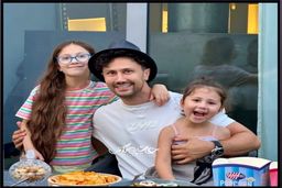 مسافرت لاکچری خانواده شاهرخ استخری در تعطیلات کریسمس | عکس هتل عجیب خانواده شاهرخ استخری +عکس