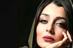عکس حاشیه ساز ساره بیات در کنار محمدرضا گلزار | مهمانی خانوادگی ساره بیات با حضور گلزار جنجالی شد + عکس